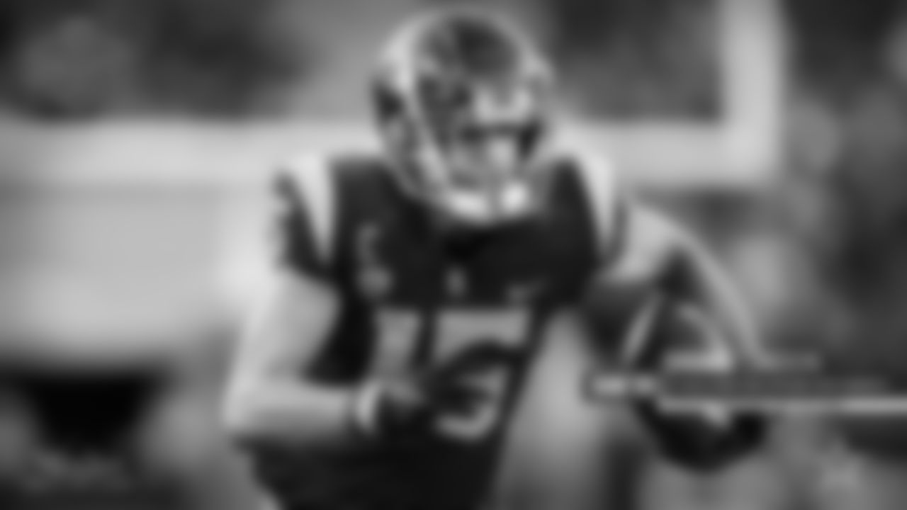 Drake London (USC)
First Round: Whether it was a down-field deep threat, or used on a wide receiver sweep, London went as the Trojans offense went. Big bulky receiver that's quick and has fantastic ball skills. Something that's encouraging about his game is just how much he can grow as a route runner, but still had success without being sharp.