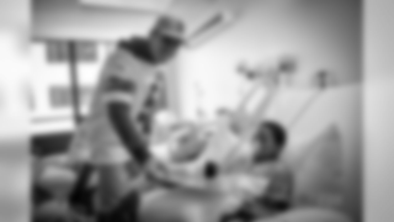 20161205_hospital_visits_medical_city_selects_jj10513.jpg