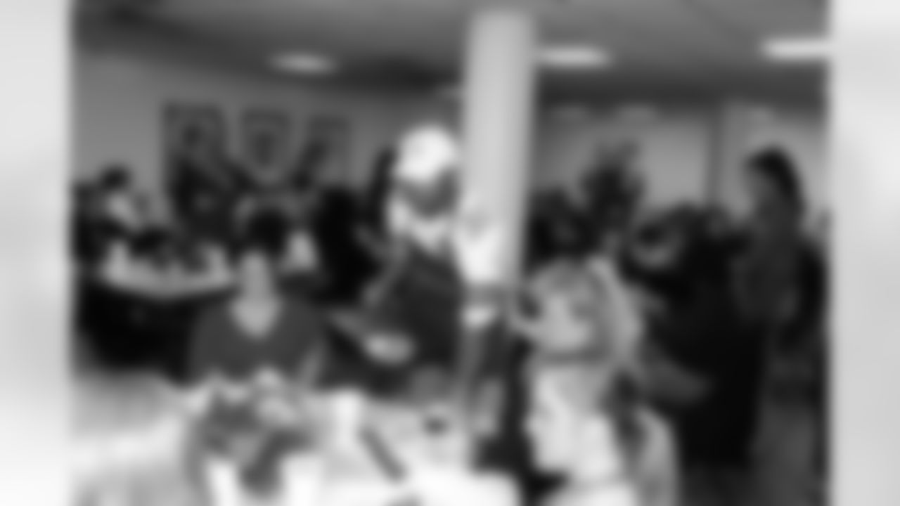 temp111312_EarlyThanksgiving_07.jpg