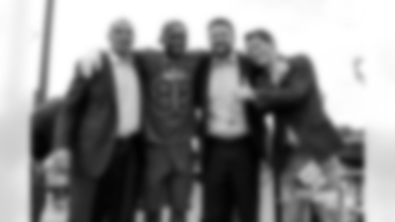 20170127_probowl_dez_bryant_selects_jj29104.jpg