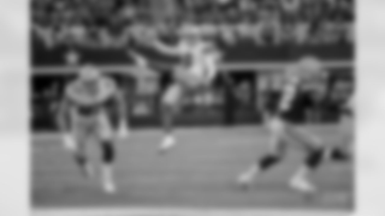 st-20171008_dal_chris_jones_selects_jj48619.jpg