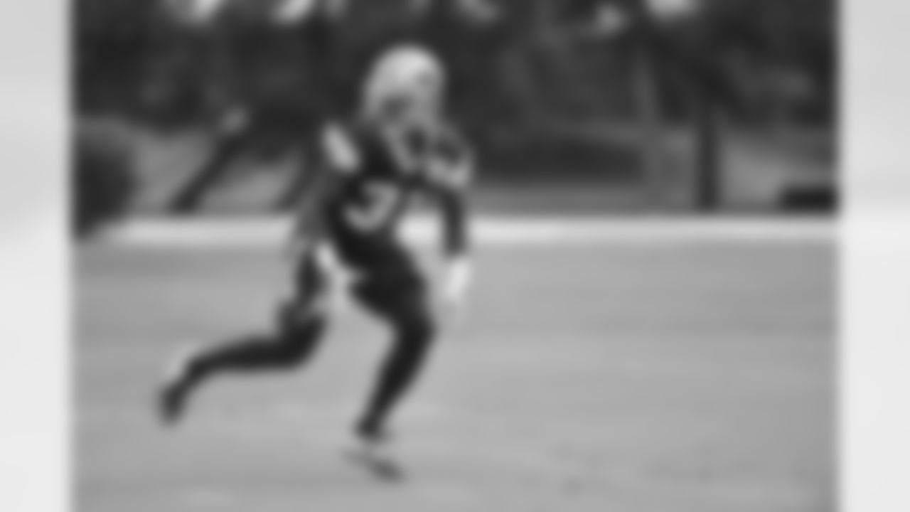 20151022_practice_byron_jones_jj0149.jpg