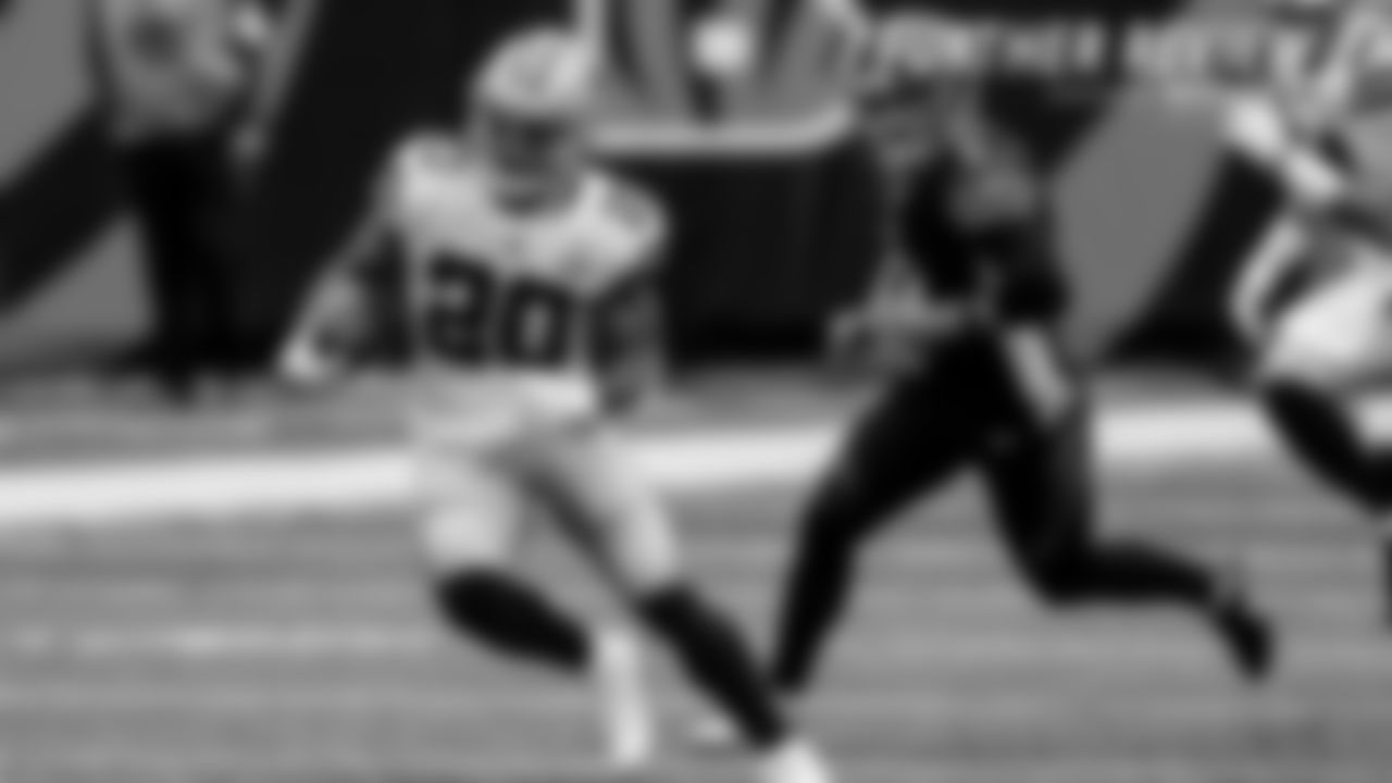 Turning Point: The Bengals went into halftime with the momentum after a touchdown to A.J. Green and trailed 17-7. But the second-half kickoff was returned by Tony Pollard, who sliced his way up the middle for a 60-yard return. It was his third return this year of over 60 yards. The Cowboys managed only a field goal on the drive but it pushed the lead to 20-7 and put the pressure back on the Bengals, who didn't score in the second half.