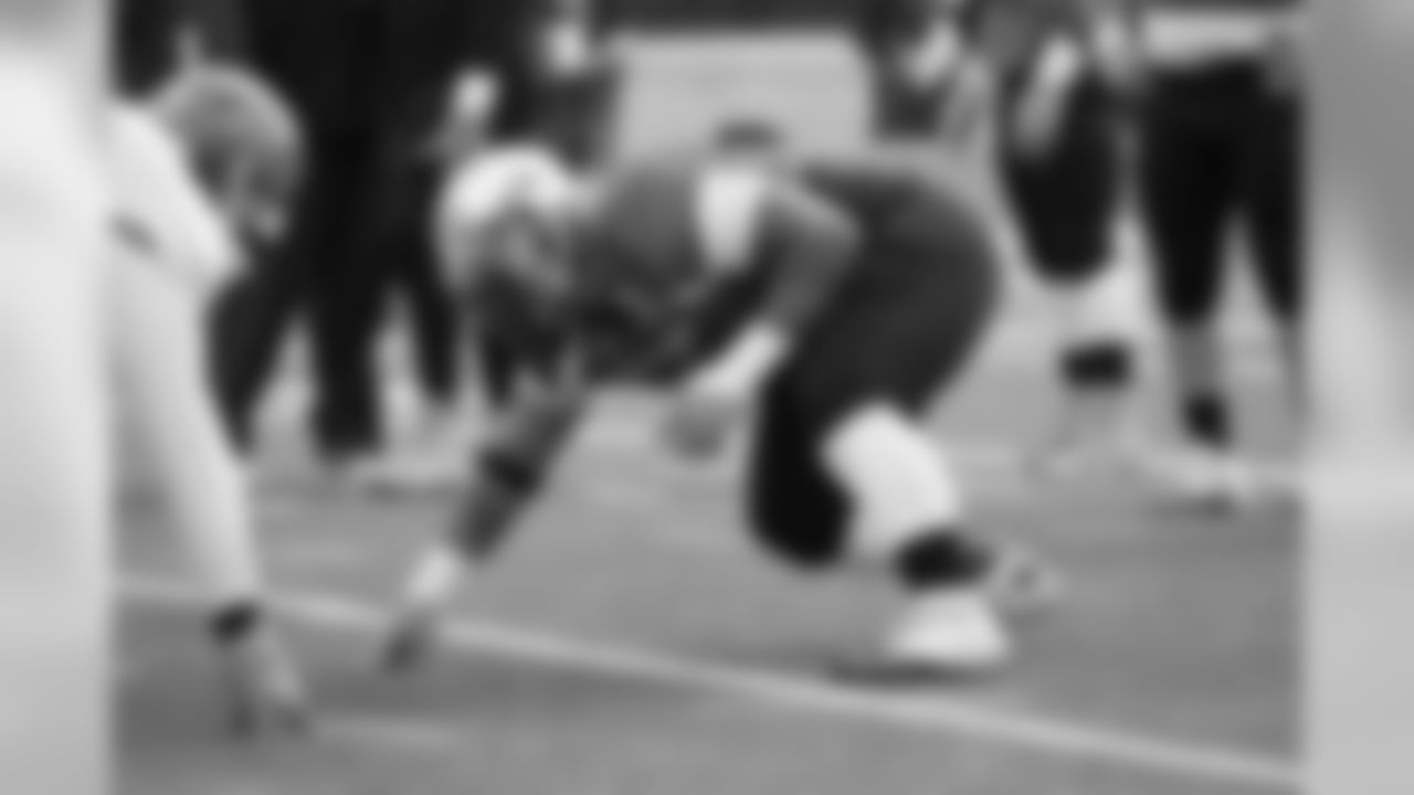 Washington defensive tackle Danny Shelton (95) in position during the North team practice for the 2015 Senior Bowl at Ladd Peebles Stadium in Mobile, AL on January 22, 2015. (AP Photo/Johnny Vy)
