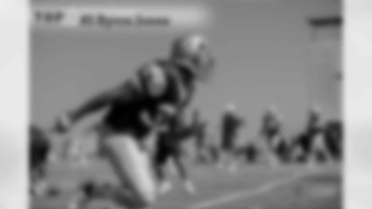 3-byron-jones-gfx.jpg