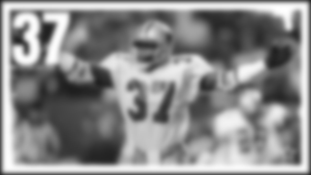 Best of the Best: James Washington – The Cowboys actually have another "James Washington" on the roster now, but back in the 1990s, this safety was a physical hitter and timely playmaker. His best game, of course, was Super Bowl XXVIII, when he changed the game with three big turnovers to beat the Bills. Washington had a fumble return for a touchdown, along with an interception and forced fumble. Many people today believe he should've won MVP honors over Emmitt Smith. Washington also had an interception the year before in Super Bowl XXVII. Washington played five years in Dallas (1990-95).