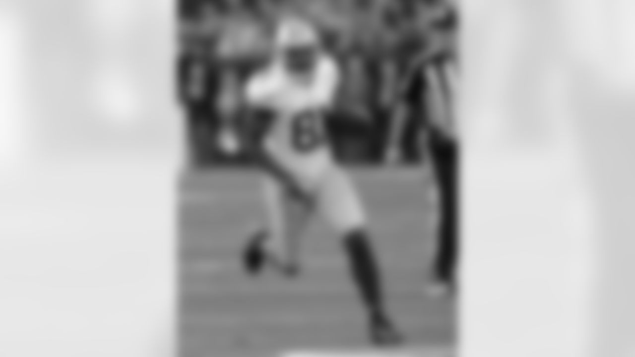 Anquan Boldin - You'd never confuse Boldin for a deep threat, which makes him easy to forget about sometimes - and that's a mistake. The longtime veteran has proven himself reliable as well as talented during his decade in the league, as he's only gone for fewer than 837 yards once in his 11 seasons. In his first season with San Francisco, he was Colin Kaepernick's go-to option with 85 catches for 1,179 yards and seven touchdowns.