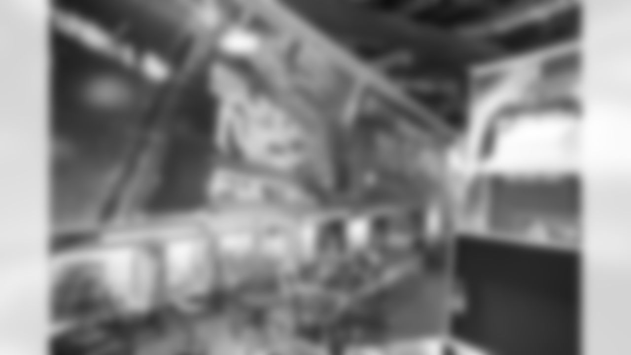 20151004_dal_pregame_quickies016.jpg