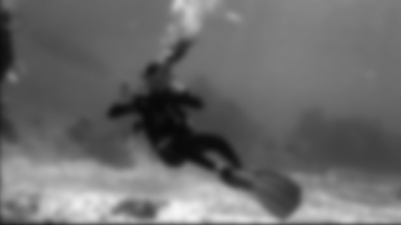 tempVeronica-Diving.jpg