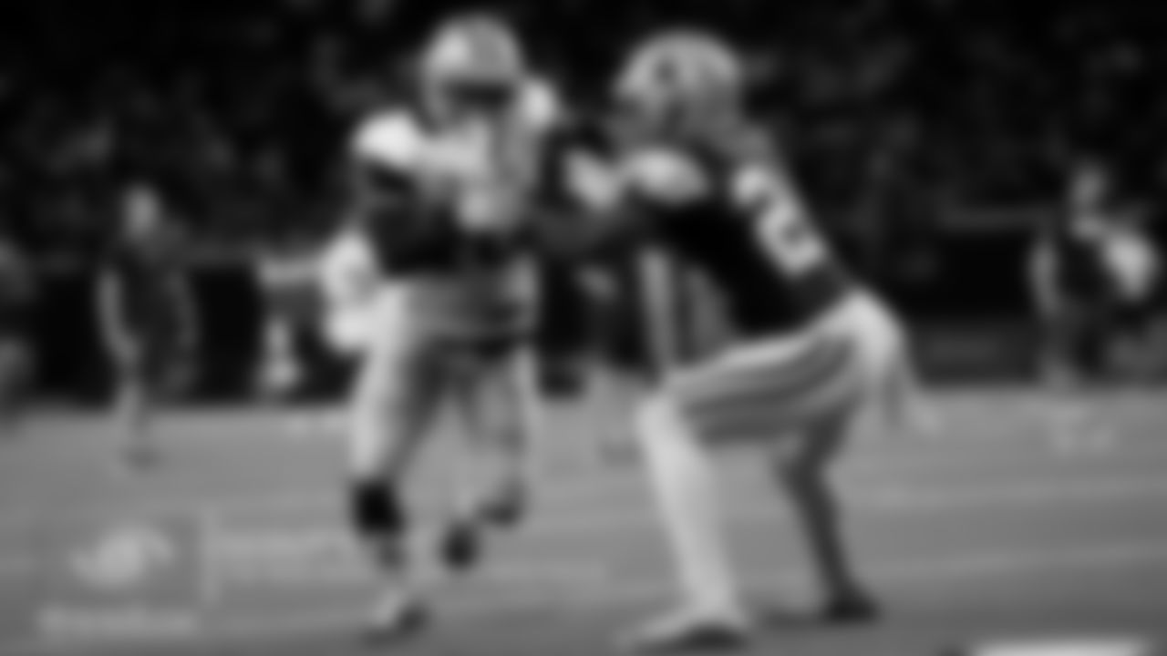 Kellen Moore went back to my favorite Tavon Austin play where they move the pocket with Prescott and throw the ball back across the field. It worked well last week in practice and in the game with Cooper Rush, but this time around Chidobe Awuzie played it perfectly. Awuzie read the route and was in position to grab an interception -- but the ball went right through his hands.