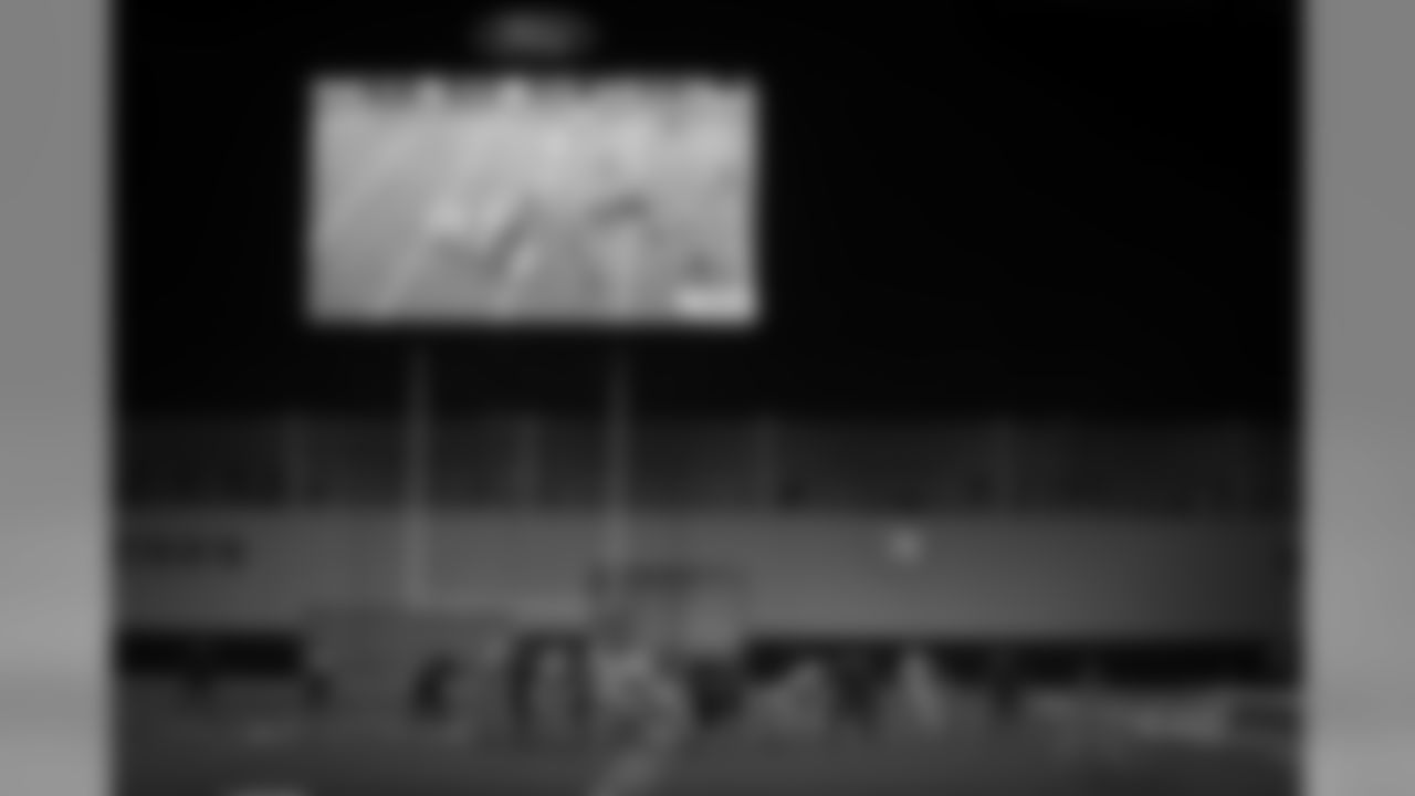 20160827_star_kickoff_quickies058.jpg