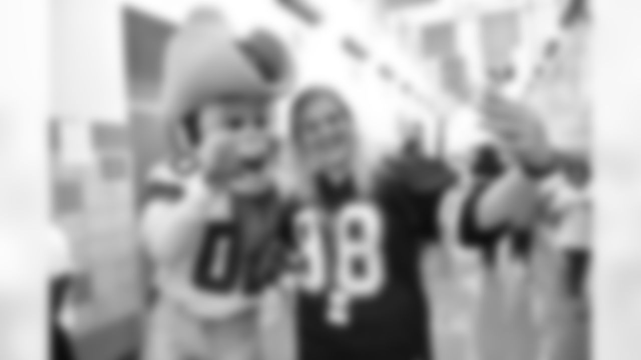 20160919_nfl_play_60_selects_jj0161.jpg