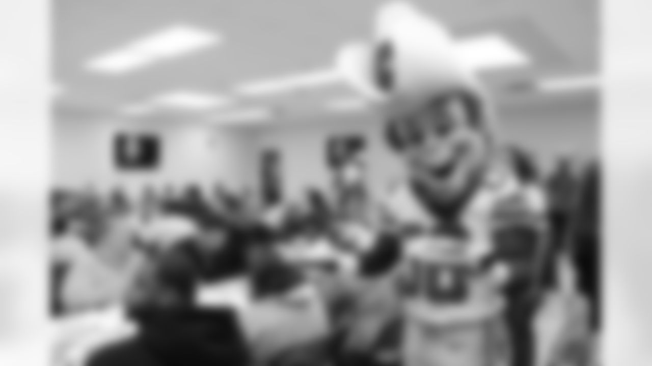 temp111312_EarlyThanksgiving_30.jpg
