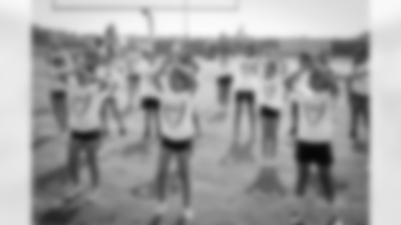 20160729_dal_cheers_camp43.jpg