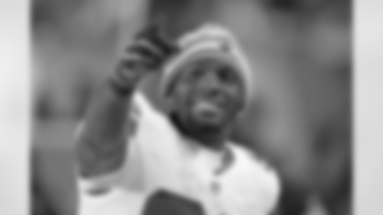 dez_20141204_dal_chi_quickies279.jpg