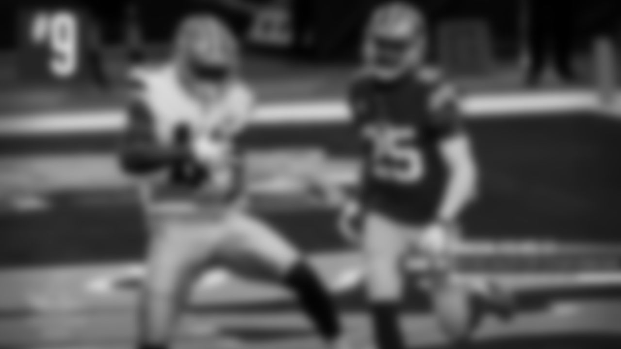 9. Week 15 vs. SF – Gallup got red hot in the final three weeks of the season, and that started with this nifty touchdown catch against the 49ers. DeMarcus Lawrence set the offense up on the opposing 24-yard line with a strip-sack of Nick Mullens. From there, it took Andy Dalton five plays to hit pay dirt, punctuated by a simple pitch and catch to Gallup off of play action.