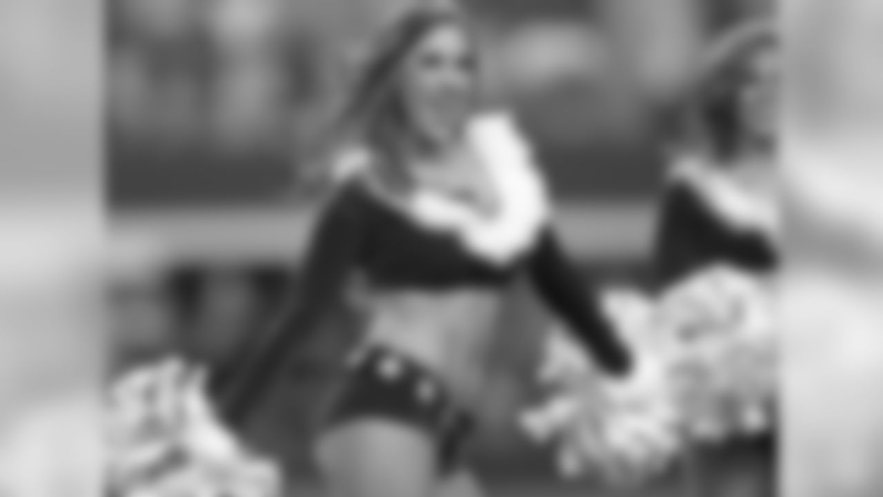 tempCheers_121713_41.jpg