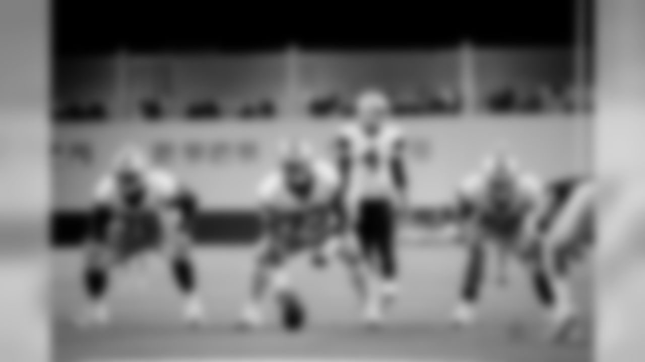 20180823_Training Camp_O Line_Selects_JJ_019261
