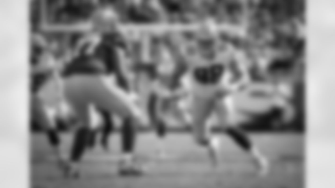 20161002_dal_tyrone_crawford17.jpg