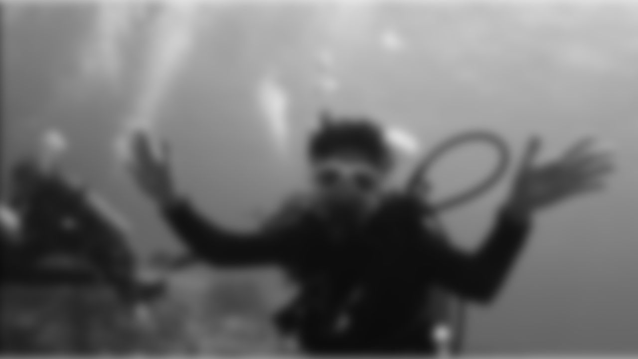 tempAngela-Diving.jpg