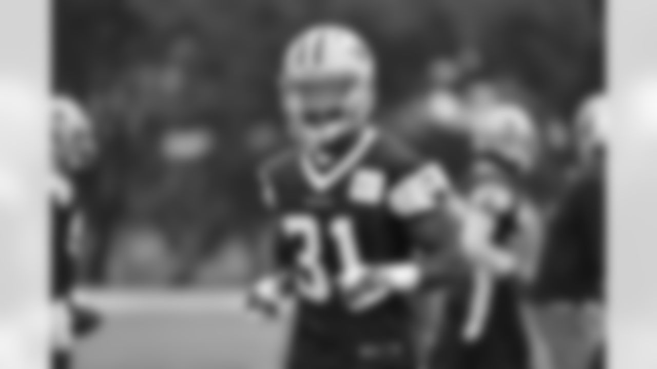 20151022_practice_byron_jones_jj0148.jpg