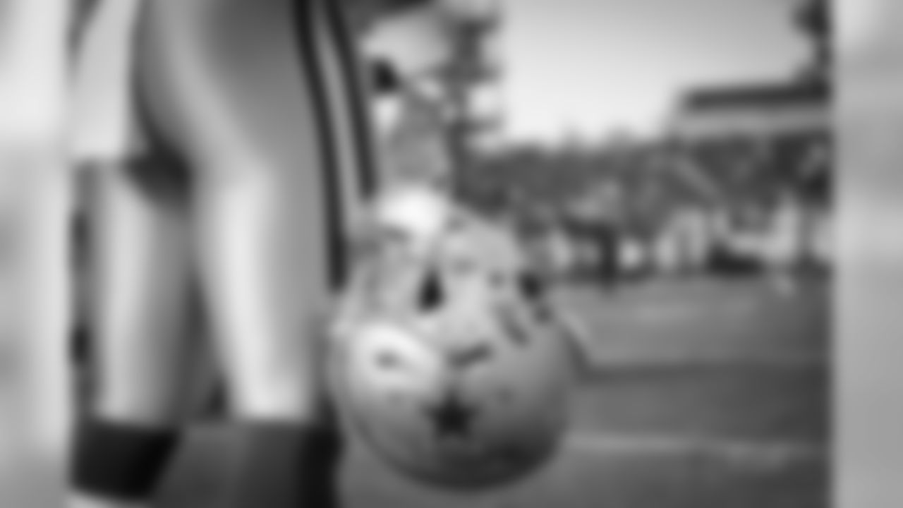 2017101_dal_helmet_selects_jj22662.jpg