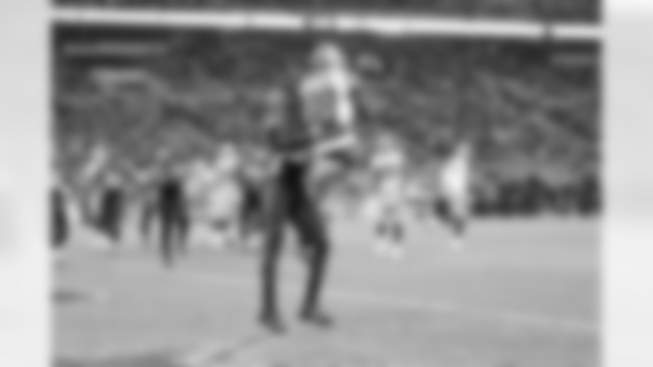 london_dez_endzone_dal_jax_quickies117.jpg