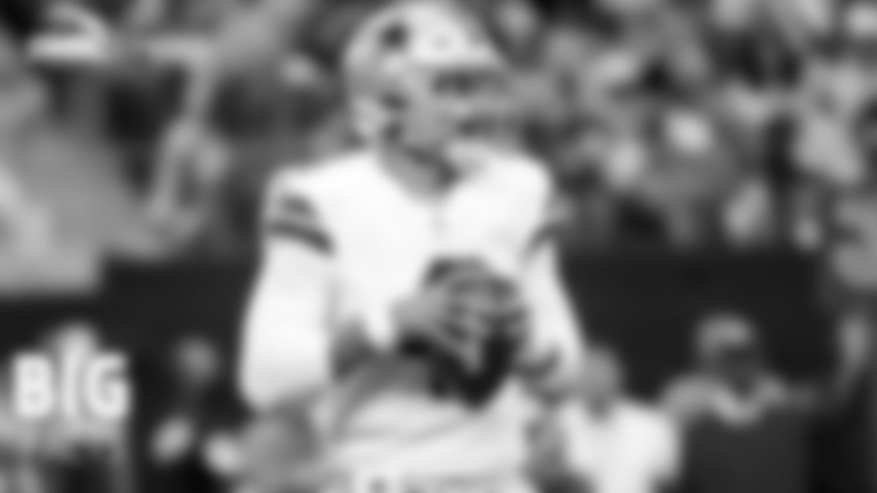 Getting Accuracy Back – This season, Dak Prescott has posted two of his top-five career games in terms of competition percentage, twice hitting over 80 percent in a game. But on Sunday, his 48.7 percentage on 19-of-39 passing was the second-lowest of his career, only besting the 45.9 percent game his rookie season against the Giants in a game playing with snow flurries.