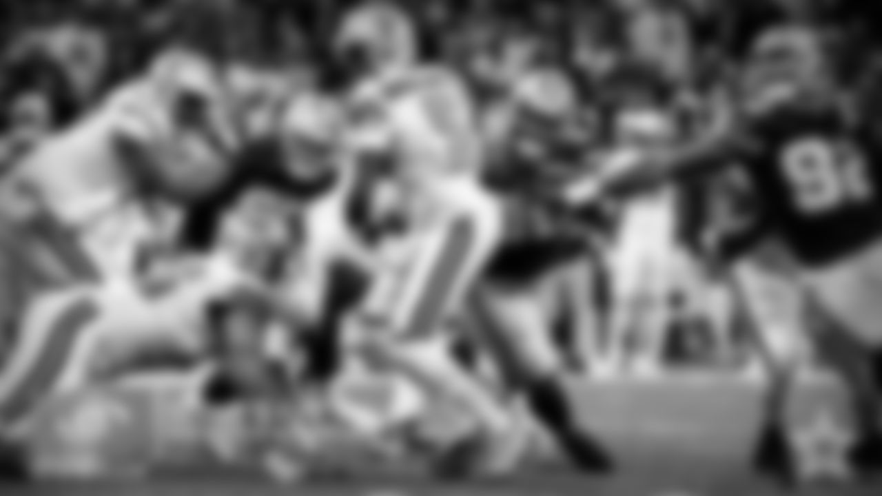 Tremendous job by Maliek Collins of splitting the double-team block of Erik McCoy and Andrus Peat for a sack. Collins was able to push McCoy aside and then just flat overpower Peat to capture Bridgewater in the pocket. Collins was able to bring Bridgewater down with just one arm -- which made the play even more impressive.