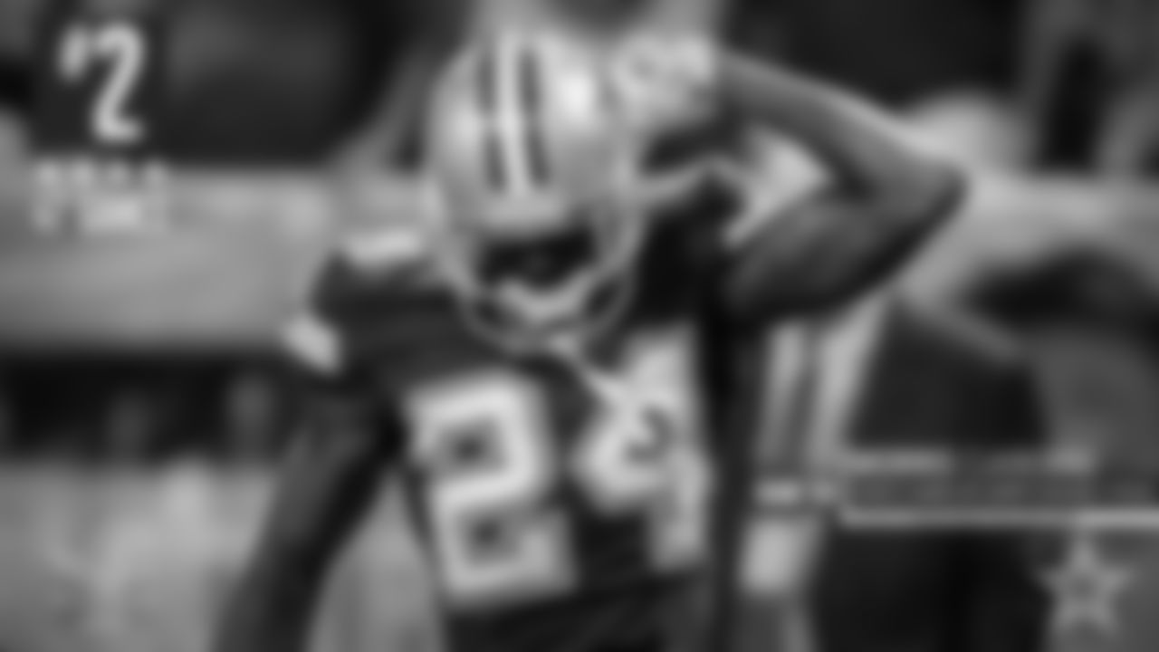 2. Morris Claiborne – 47 games
Considering the Cowboys traded up to get Claiborne with the No. 6 overall pick, it ended up not being a great move by the team. It wasn't that Claiborne wasn't a good player, but he had trouble staying healthy and appeared to have some confidence issues at times. He only had four interceptions in five seasons with the Cowboys. He's had some good years with the Jets and is currently on the Chiefs' roster but is suspended for two more games.
