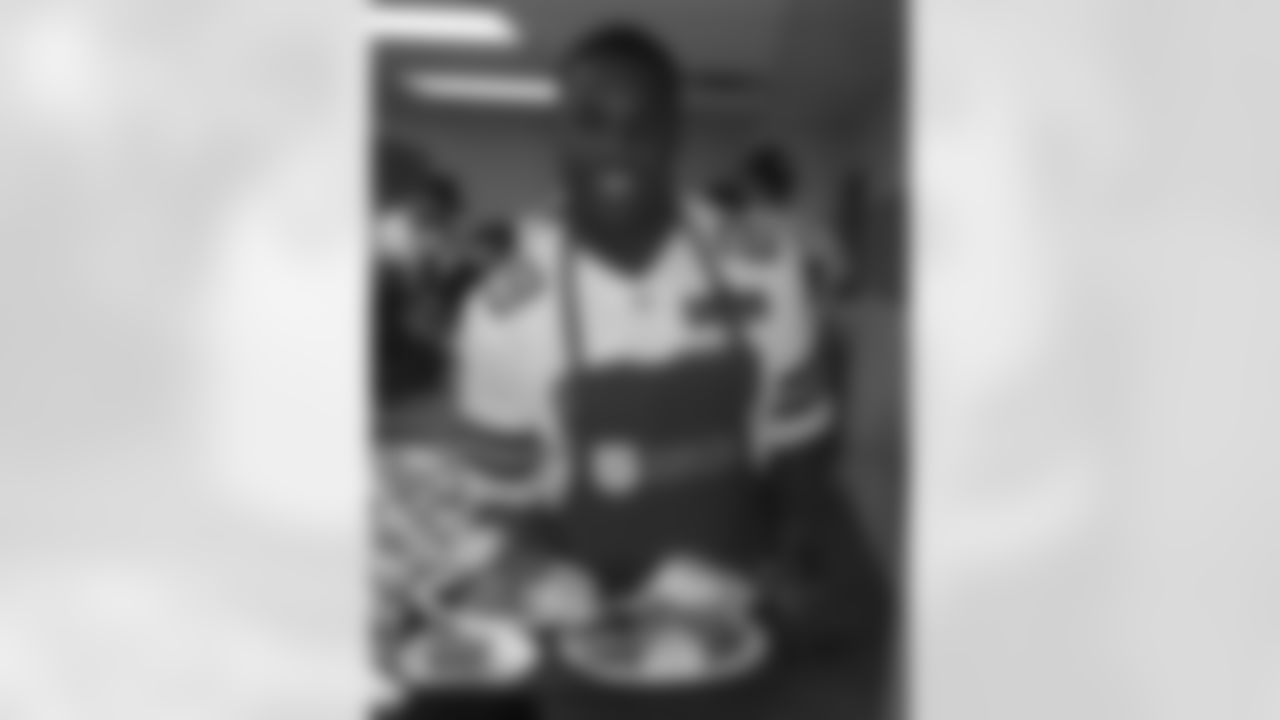 temp111312_EarlyThanksgiving_19.jpg