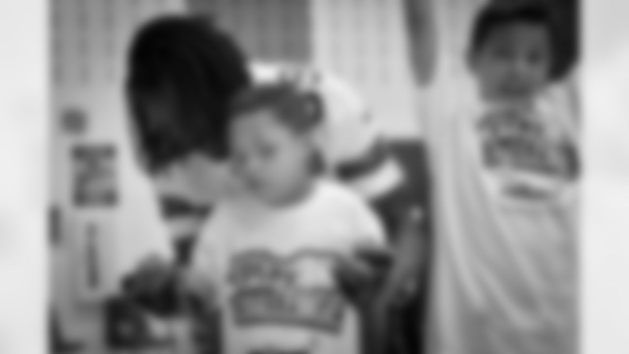 20160920_nfl_play_60_selects_jj0217.jpg