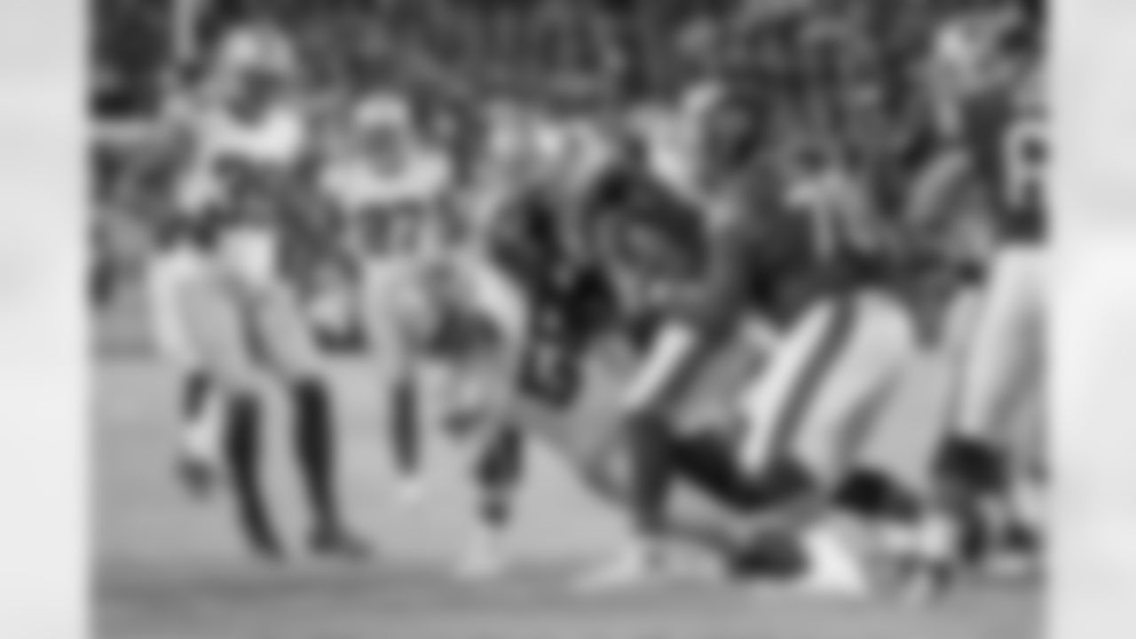 defense_20141204_dal_chi_quickies112.jpg