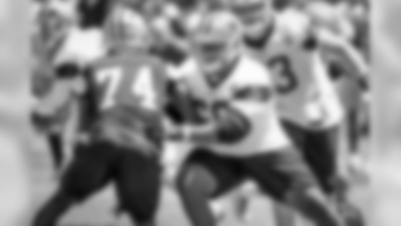 Marcus Martin – A toe injury kept him sidelined all season. With the signing of Su'a-Filo, and perhaps the return of Frederick, which would put Looney back into the guard rotation, it's unlikely the Cowboys would try to bring him back.