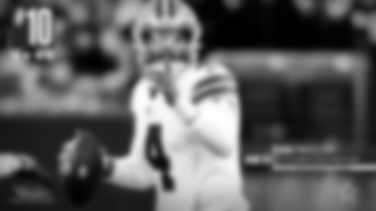 10. Dak Prescott – It wasn't Dak's best game of the year, but probably his best in a few weeks. In what was less than ideal passing conditions with the wind whipping around MetLife Stadium, Dak still threw for 217 yards and a 98.6 rating. His lost fumble in the fourth did not prove to be costly, but was really the only hiccup in an otherwise efficient performance.