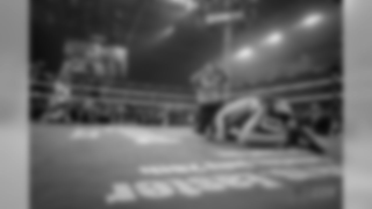 16 June 2018: Views of the WBA Welterweight Championship boxing match between Errol Spence Jr. (white trunks) and Carlos Ocampo (black trunks) held June 16, 2018 at Ford Center at The Star in Frisco, Texas. Spence beat Ocampo in a first round knockout. Photo by James D. Smith/Dallas Cowboys