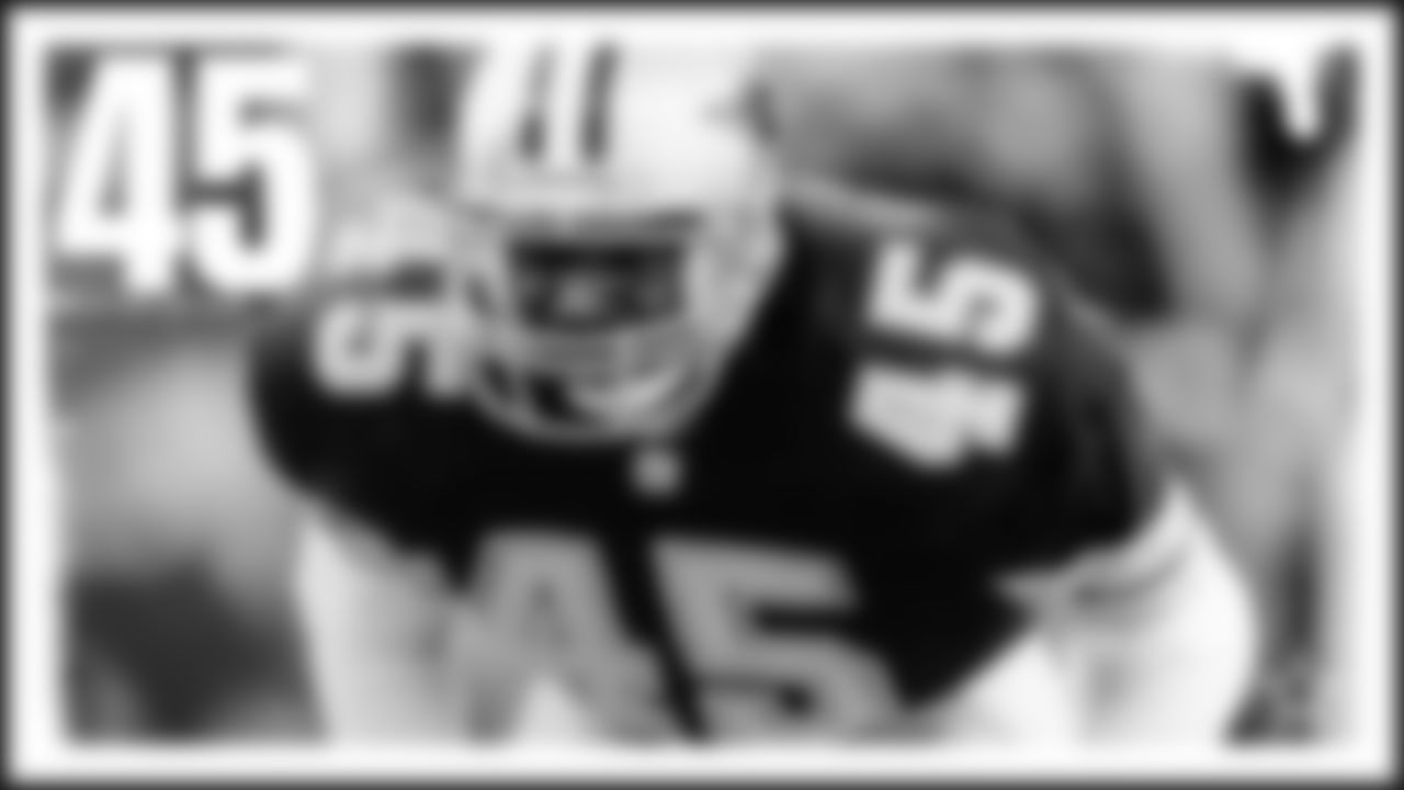 Best of the Best: Manny Hendrix – One of many undrafted success stories in Cowboys history, Hendrix made the team as a rookie in 1986 and went on to play six seasons in Dallas as a part-time starting cornerback. Hendrix was an All-WAC player for Utah – in basketball, not football – but he went undrafted by the NBA and gave football a try for the first time since high school. (Fun fact: Cornell Green made a similar transition from Utah State 25 years earlier and became a five-time Pro Bowl cornerback and Super Bowl champion with the Cowboys in 1971.)