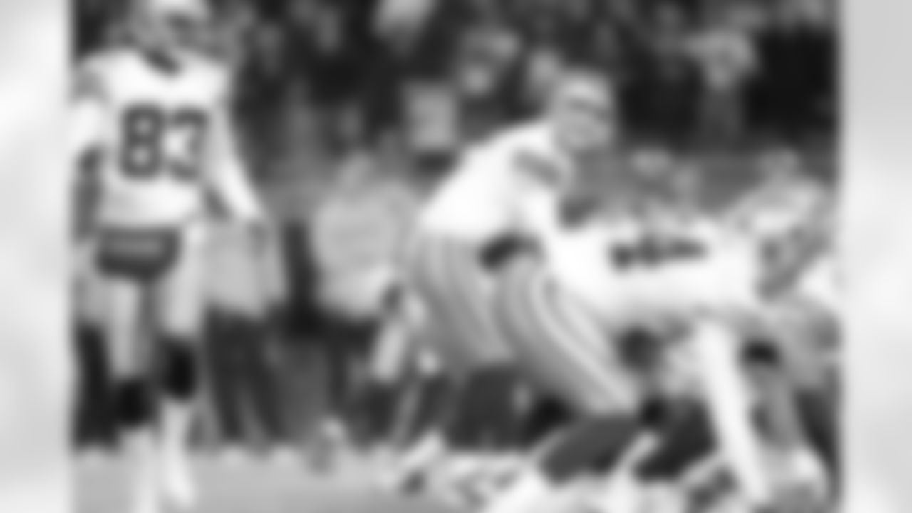 romo_offense_20141204_dal_chi_quickies102.jpg