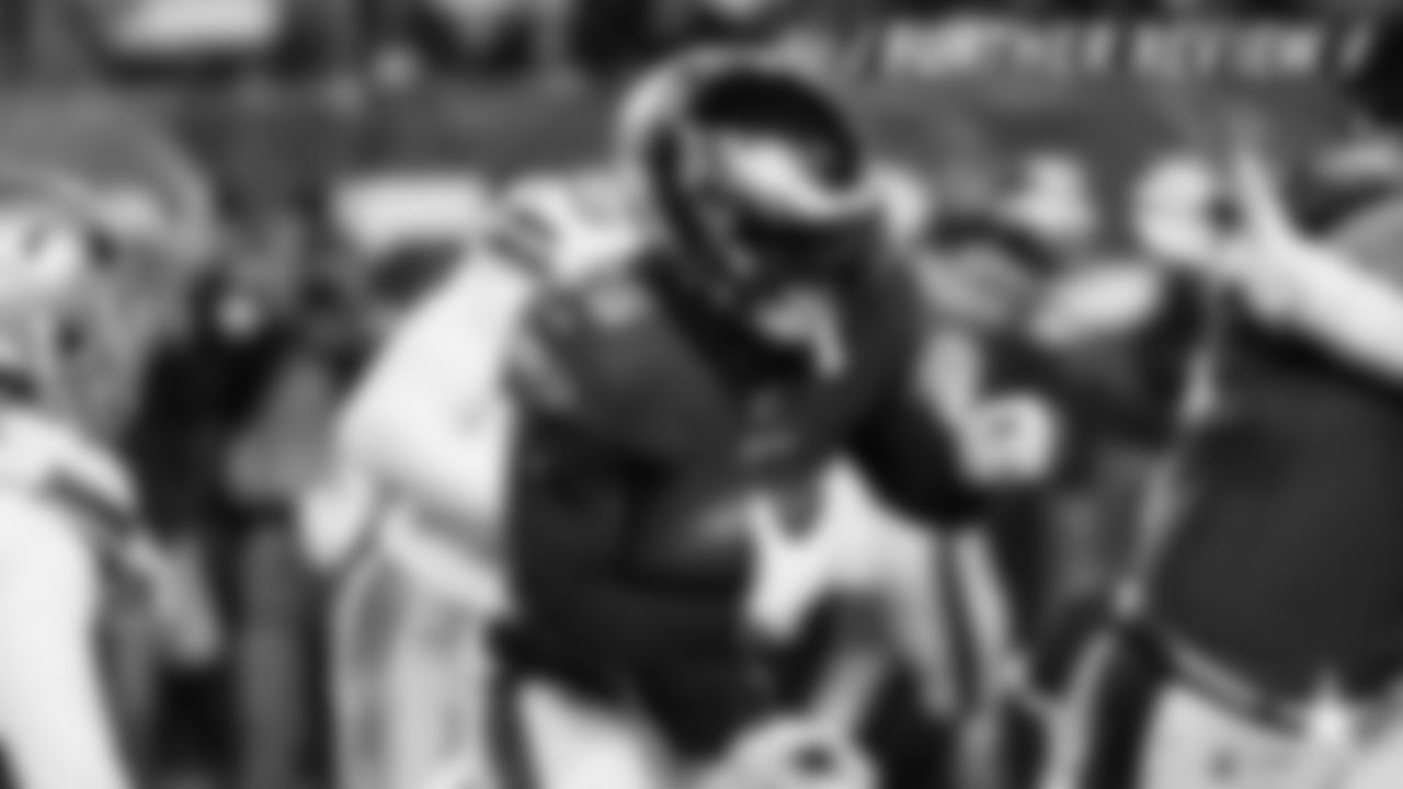 Nemesis: Teams have challenged the Dallas defense with screen passes for weeks, and Miles Sanders was the latest to find success out in space. The Eagles' rookie rusher racked up 5 catches for 77 yards, including a 29-yarder on their first-quarter touchdown to take a 10-0 lead. Sanders added 79 rushing yards on 20 carries.