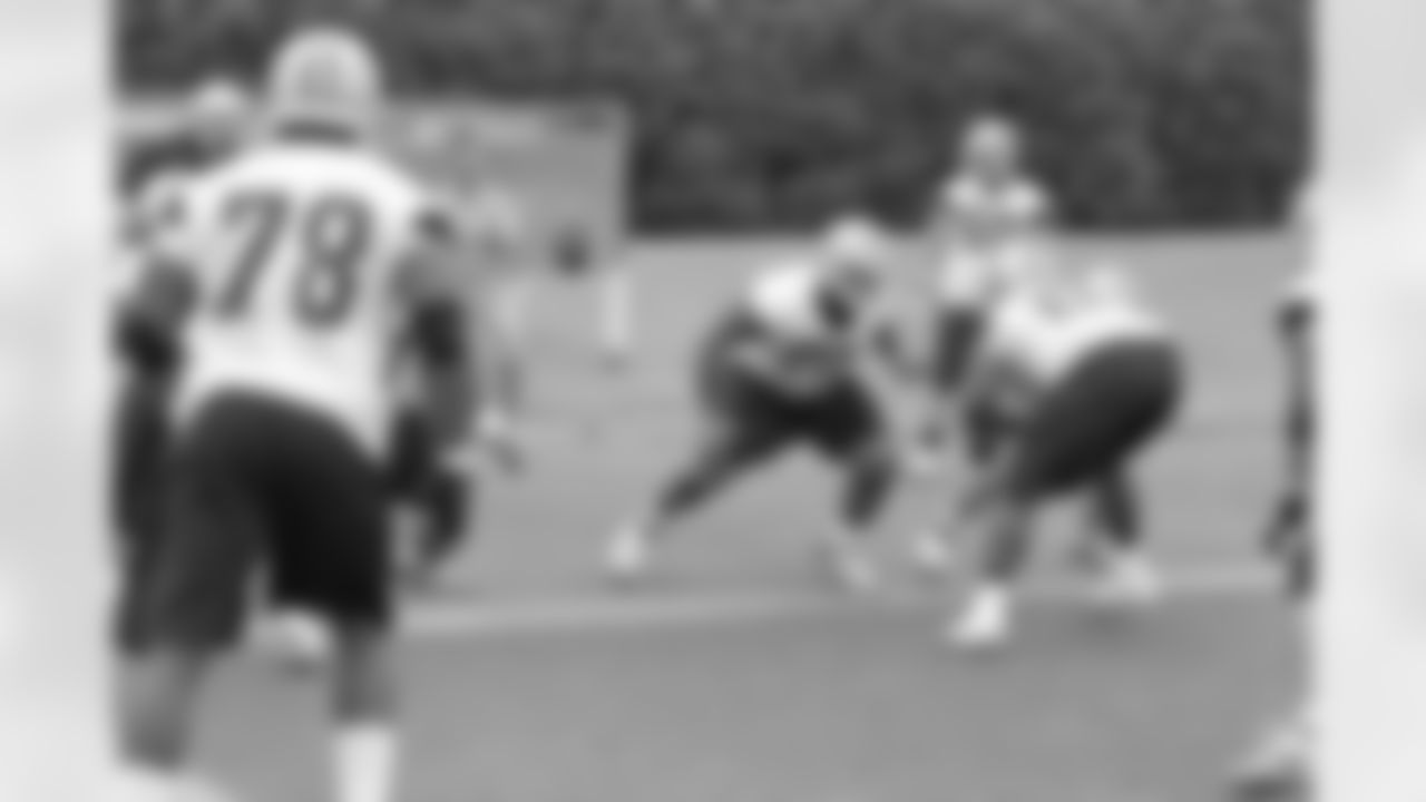 G Mackenzy Bernadeau practices with the rest of the Oline during OTAs.
