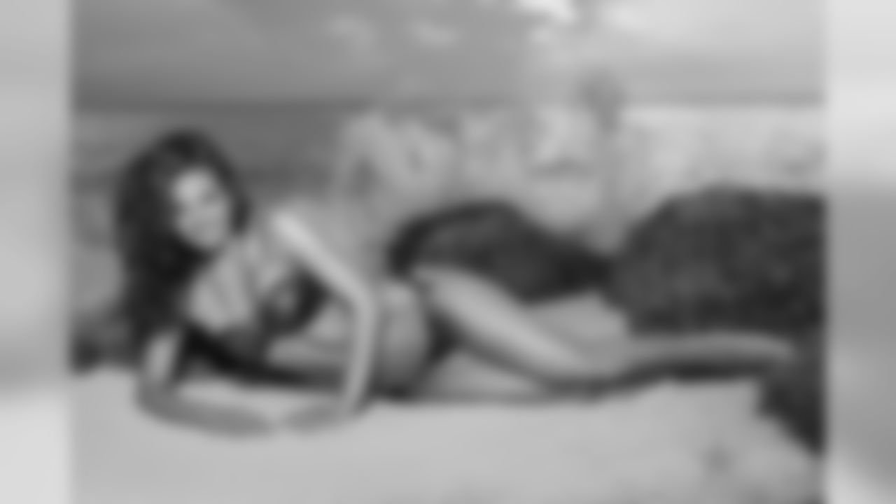 s132_Chantel_MV_Beach_VDX_9040_EWRT