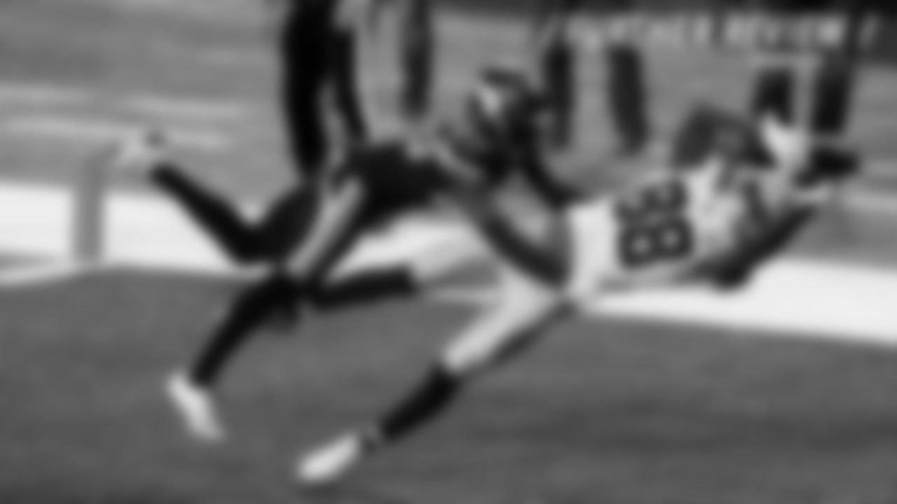 Best Play: CeeDee Lamb's TD vs. Vikings
When the Cowboys drafted CeeDee Lamb, his highlight reel at Oklahoma was filled with acrobatic catches, many of them covered by defenders. Without a doubt, his best catch of his young NFL career occurred in Minnesota, when he made a twisting, turning his body around to make a diving catch in the end zone. Lamb's touchdown provided an early spark as the Cowboys were able to rally to defeat the Vikings.