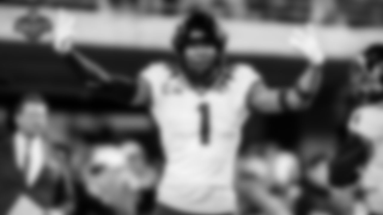 Quentin Johnston, WR, TCU
Picked By: Lance Zierlein (NFL.com), Stacking the Board
CeeDee Lamb is firmly planted as the No.1 passing option for the Cowboys as it currently stands despite Cooks and Gallup in the fold as well, though Johnston could be a nice addition as well. He would fill a void that Dallas currently has as a big-bodied receiver, giving Prescott another target that can go up and make tough catches and battle for deep balls.