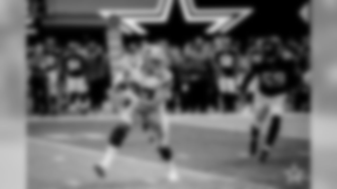 Geoff Swaim – Before his season-ending wrist injury, Swaim was starting to look like a starting tight end. The Cowboys will want him back and it's unlikely they will get into a bidding war with anyone, mainly because of his injury history.