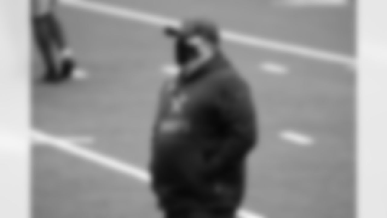 Dallas Cowboys head coach Mike McCarthy watches warmups before an NFL football game against the Dallas Cowboys in Arlington, Texas, Sunday, Nov. 8, 2020. (AP Photo/Roger Steinman)