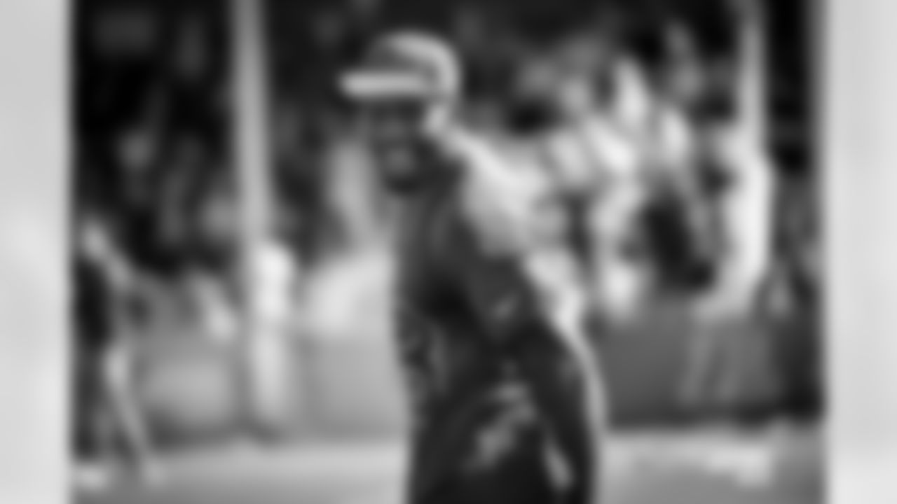 20170126_probowl_dez_bryant_selects_jj28637.jpg