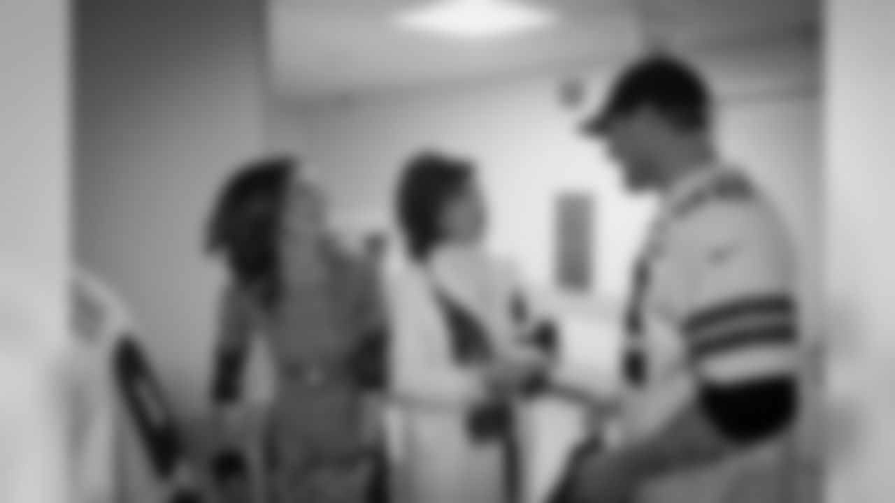 20161205_dal_childrens_hospital_visit46.jpg