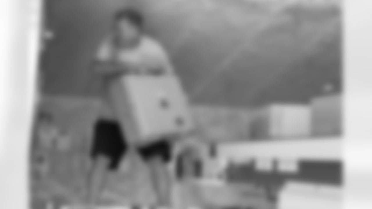 20150728_dal_dfw_luggage_truck07.jpg