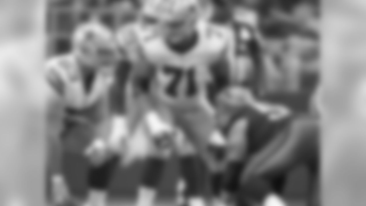 6-year veteran G Nate Livings.