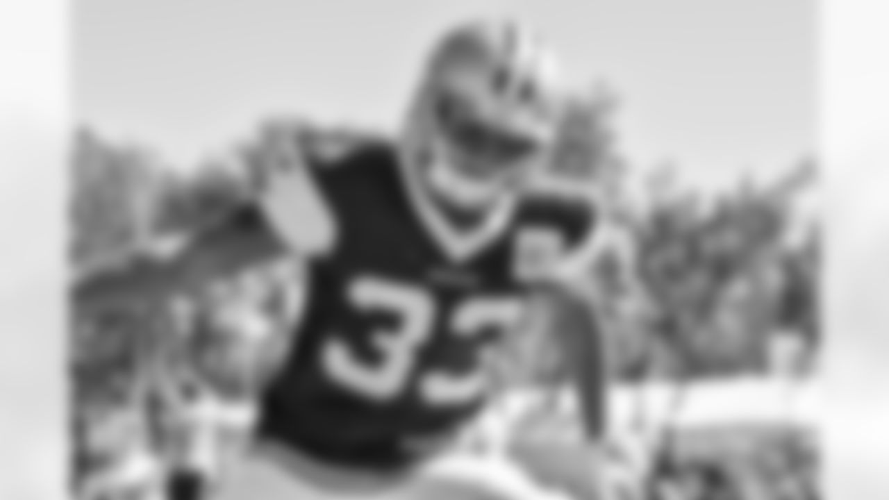 08012015_training_camp_afternoon_wilson_jj450.jpg